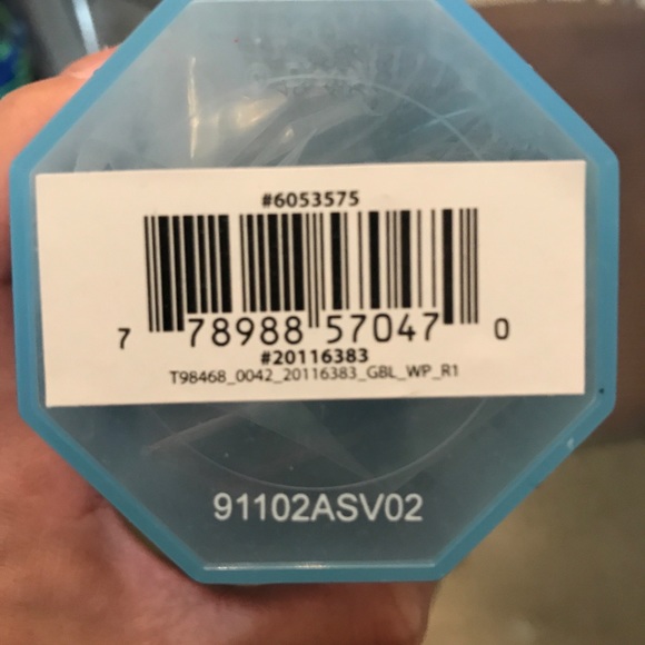 Frozen 2 Puzzle in Collectible Gem Storage Case - Picture 5 of 5